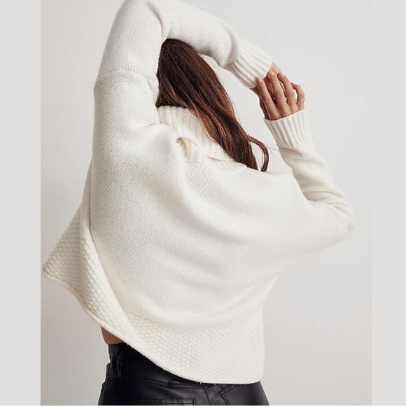 Madewell Sadler Turtleneck in antique cream color size M - Picture 3 of 10
